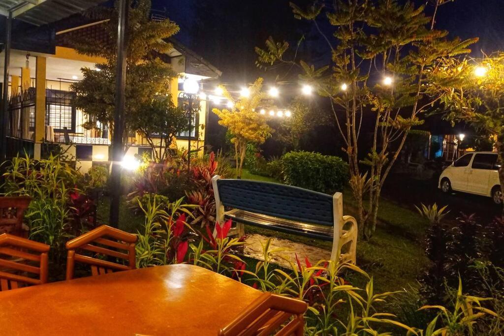 Designer Villa Tokyo Cianjur Buitenkant foto