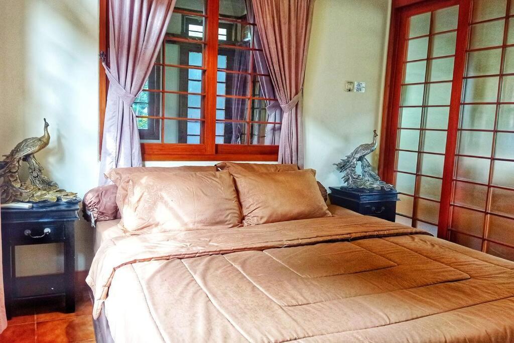 Designer Villa Tokyo Cianjur Buitenkant foto
