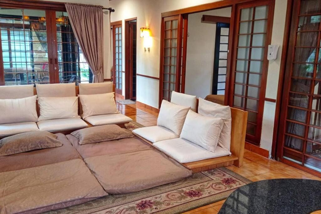 Designer Villa Tokyo Cianjur Buitenkant foto