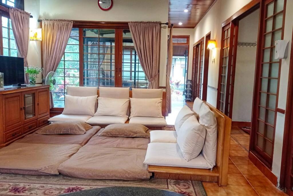 Designer Villa Tokyo Cianjur Buitenkant foto