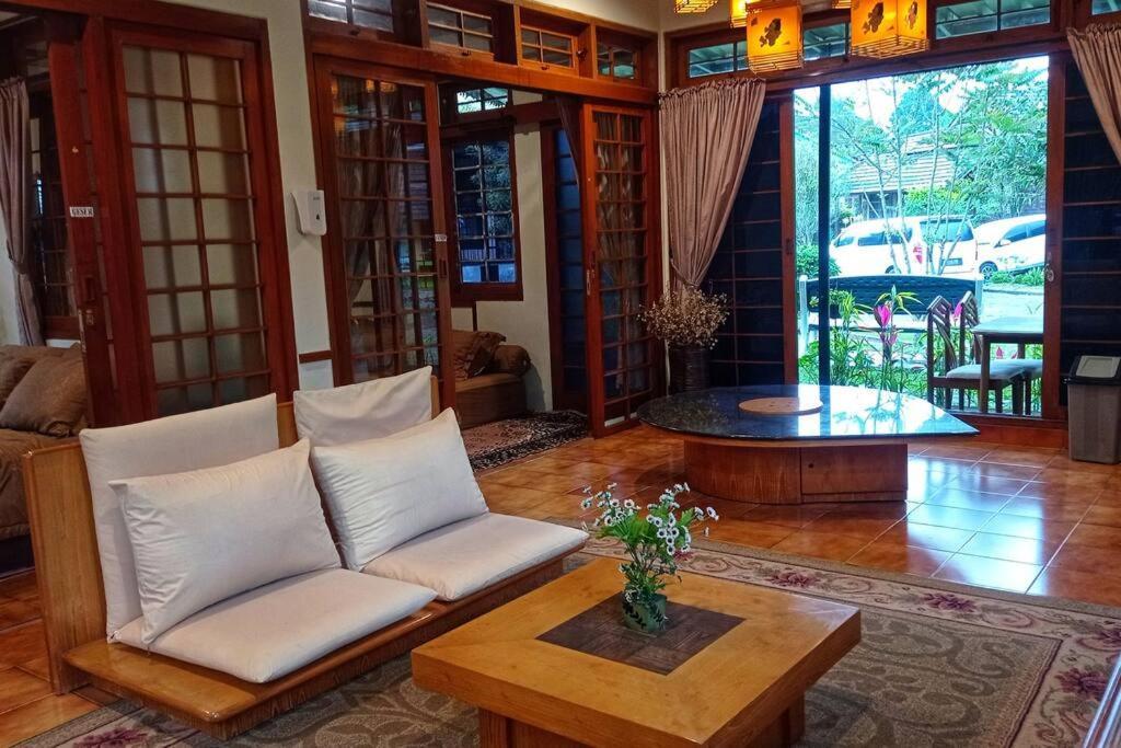 Designer Villa Tokyo Cianjur Buitenkant foto