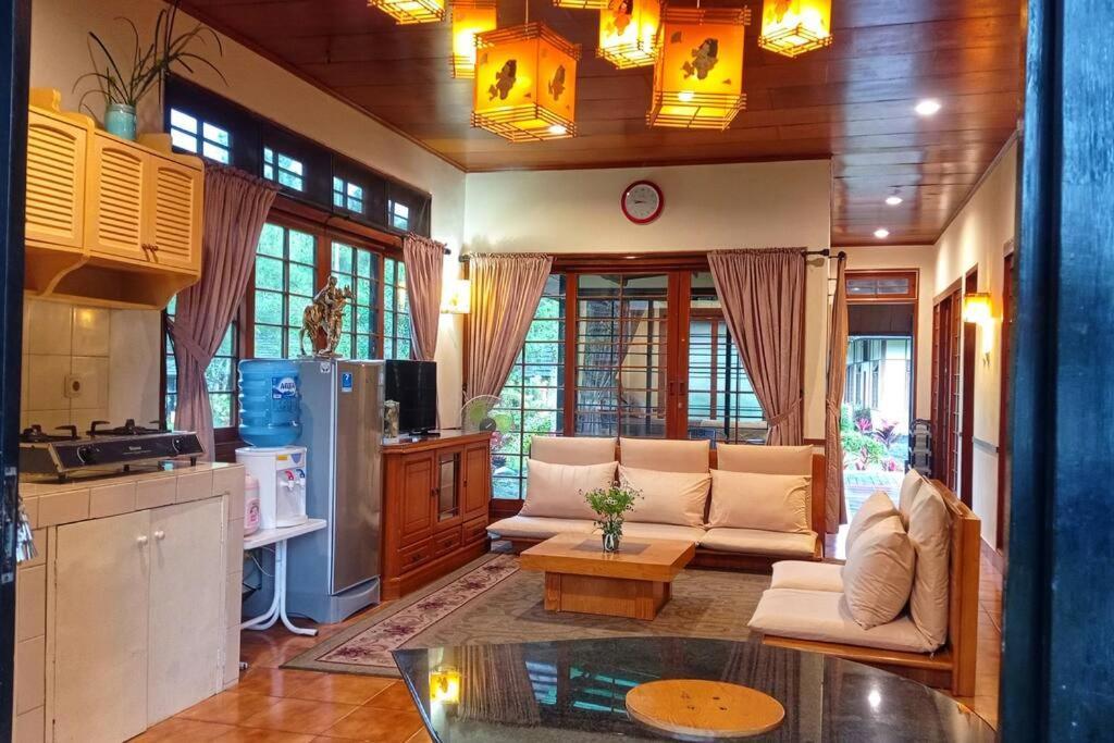 Designer Villa Tokyo Cianjur Buitenkant foto